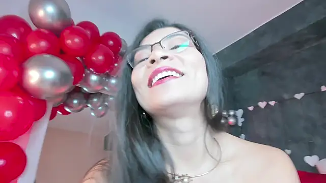 GingerMoon  online show from February 18, 7:35 pm