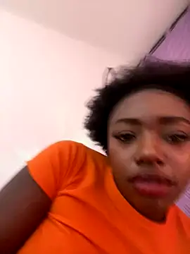 Snapshot of alissradiante1 chatting on October 20, 2:03 am alissradiante1 online show from October 20, 2:03 am