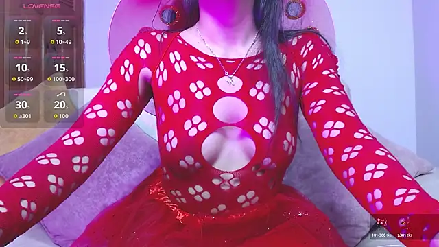 Snapshot of alesiamoore chatting on October 14, 1:35 pm alesiamoore online show from October 14, 1:35 pm