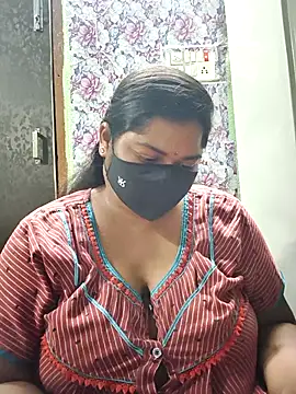 Liyaa 24 online show from April 12, 5:05 pm