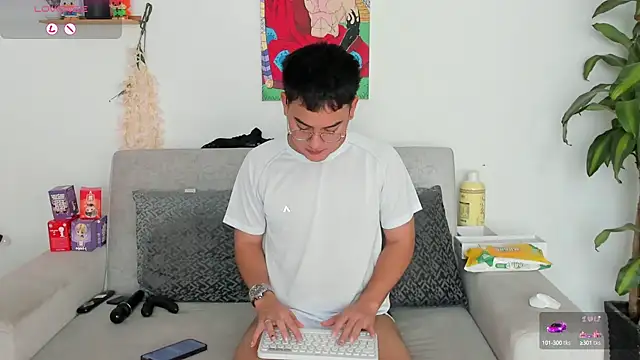 Snapshot of Young_Ben chatting on September 13, 2:36 pm Young Ben online show from September 13, 2:36 pm