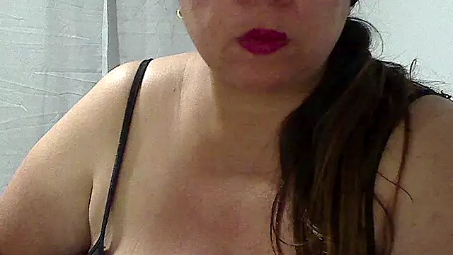 Snapshot of luciana69hot chatting on September 17, 9:57 pm luciana69hot online show from September 17, 9:57 pm