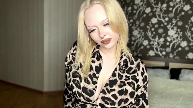 demilodge online show from April 20, 3:48 pm