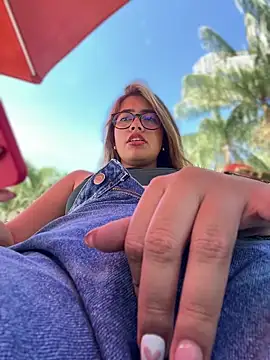 sara calderon online show from September 27, 2:02 pm