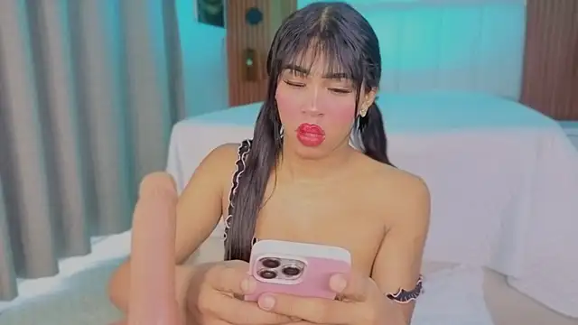 Im perla  online show from December 5, 9:16 pm