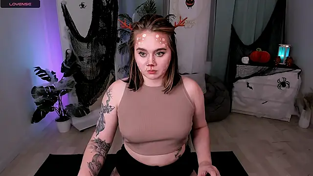 lunaalli online show from October 28, 4:13 pm