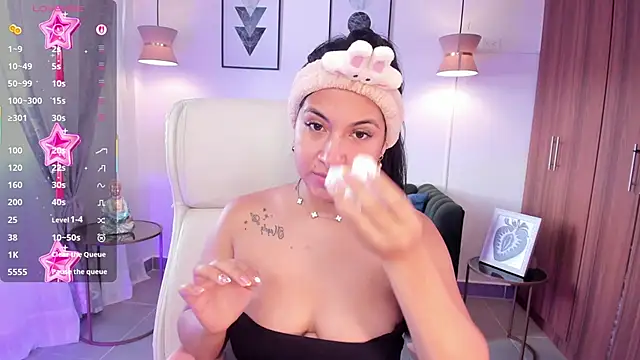 DANDARA THOM online show from October 26, 7:42 pm