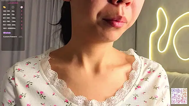 AlodiaAxley online show from October 17, 6:22 pm