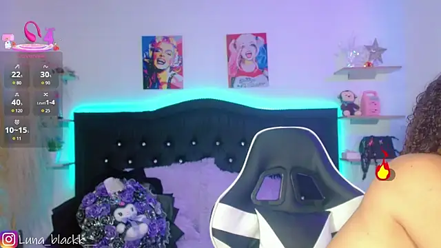 Snapshot of Luna_blackk chatting on October 3, 9:09 pm Luna blackk online show from October 3, 9:09 pm