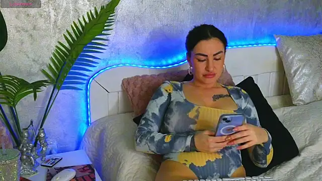 Aelorya online show from December 4, 7:36 pm