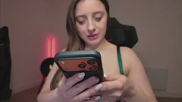 Luna Dollxh online show from March 2, 5:30 pm