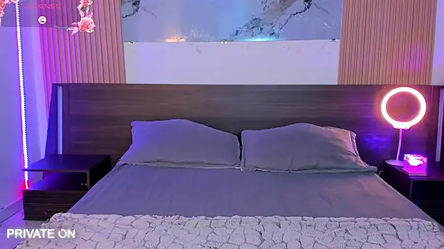 samanthaa moon online show from December 4, 11:27 pm