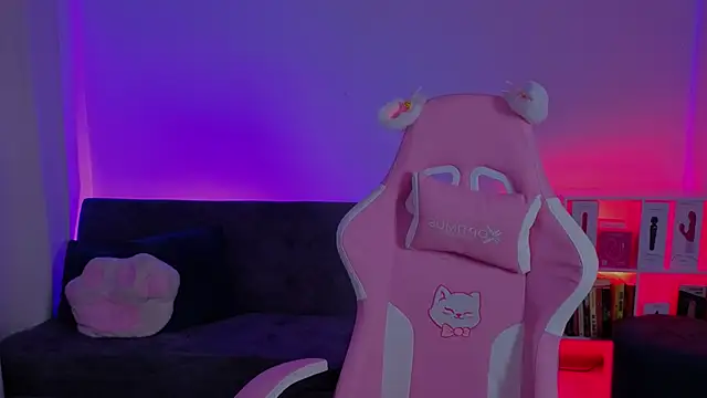 Gaby  Howards online show from March 20, 7:19 pm