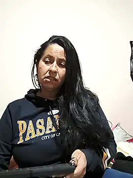 Snapshot of holydeath_1 chatting on October 6, 1:11 am holydeath 1 online show from October 6, 1:11 am