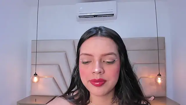 Lucianaa Collins online show from November 9, 3:52 pm