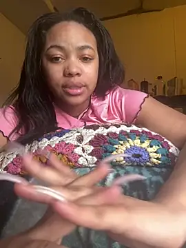 nuttybutter999999 online show from March 4, 10:16 pm