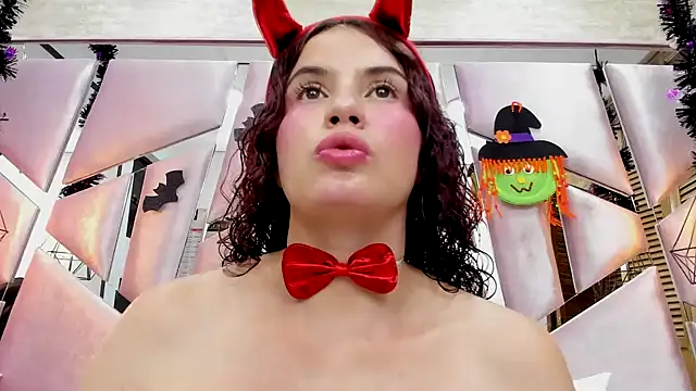 ThaliaCross online show from October 30, 8:54 pm