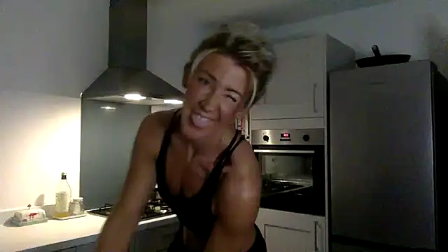 Bratty-Blonde55 online show from October 7, 6:34 pm