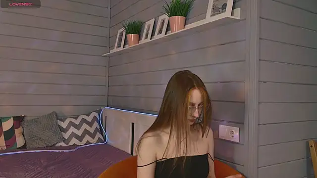 Snapshot of Vikki_wyye chatting on October 12, 6:49 am Vikki wyye online show from October 12, 6:49 am