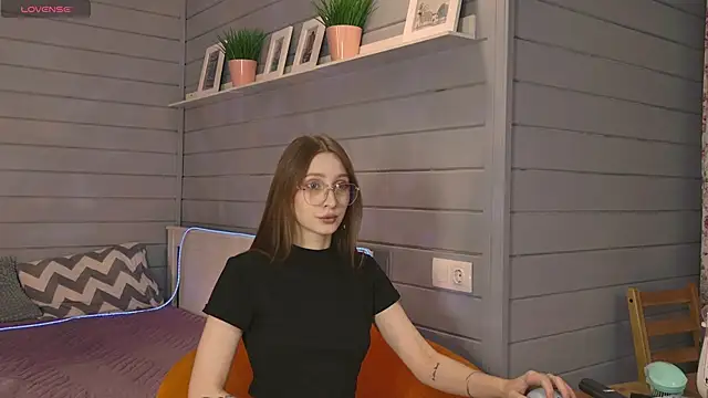 Snapshot of Vikki_wyye chatting on September 24, 4:11 am Vikki wyye online show from September 24, 4:11 am