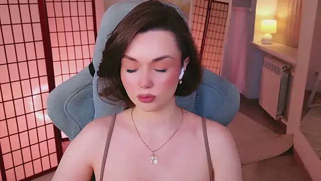 AvaFlower online show from April 17, 2:52 pm