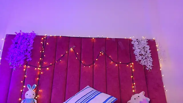 RominaaReyes online show from March 27, 8:26 am