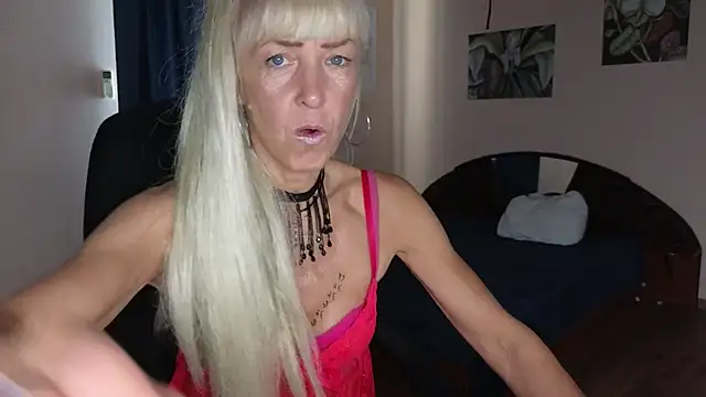 Snapshot of Laura_Gol chatting on September 16, 11:40 am Laura Gol online show from September 16, 11:40 am