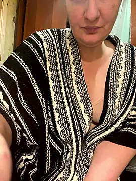 Snapshot of FetishIris chatting on October 1, 3:06 pm FetishIris online show from October 1, 3:06 pm