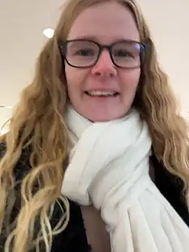 Bikergirl 97 online show from November 20, 11:55 am