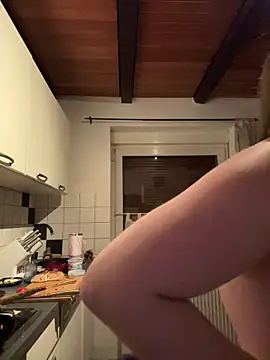 SweetTeenGirl online show from November 11, 6:09 am