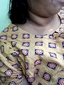 Snapshot of zara-mallus chatting on October 8, 8:13 pm zara-mallus online show from October 8, 8:13 pm