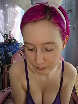 Fuzzy Unicorn online show from April 2, 8:23 am