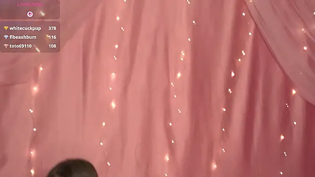 Marinaxmonroe online show from April 9, 8:47 pm