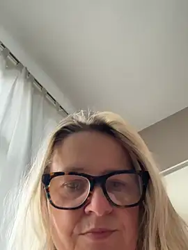 SuzieSub online show from February 13, 11:01 am