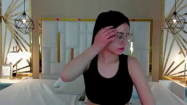 maddy jaclsonw online show from October 18, 11:50 pm