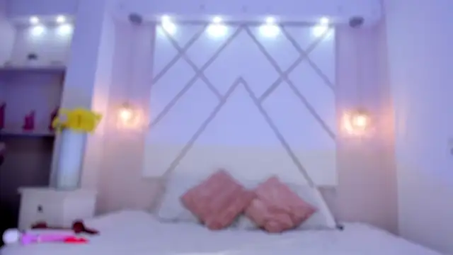 isabellashine online show from December 5, 4:19 pm