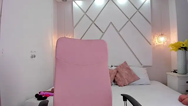 isabellashine online show from June 16, 3:57 pm