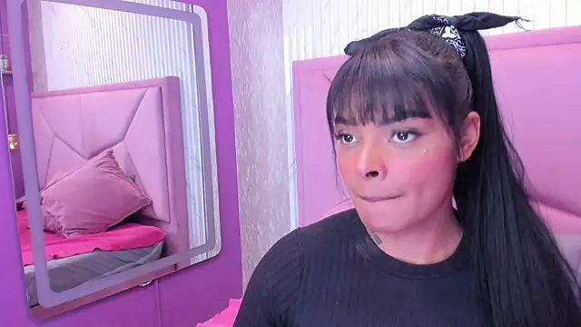 EmmaEbony  online show from December 19, 12:52 pm