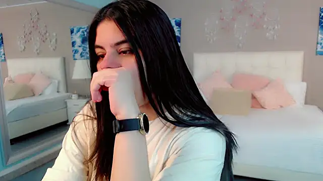 maddissonivanova online show from April 18, 7:58 pm