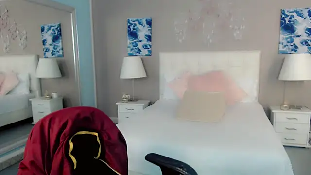 maddissonivanova online show from December 13, 8:15 pm