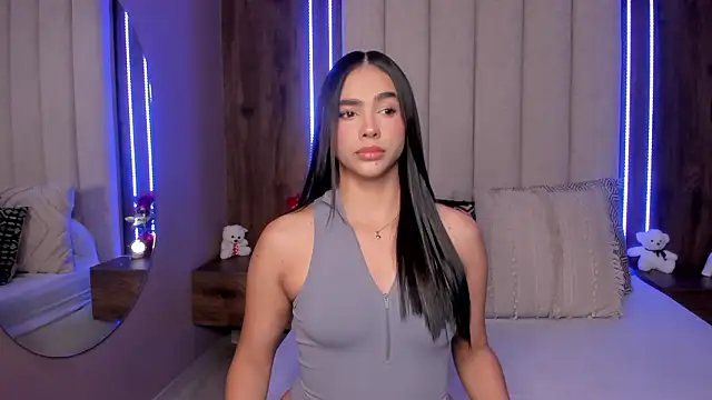 LucySalvatore  online show from March 29, 8:30 pm