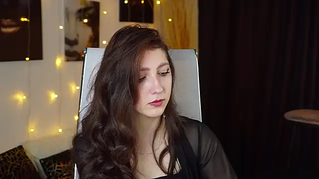 Mary Miiller online show from November 26, 11:33 am