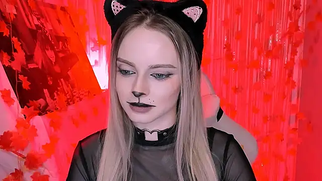 JuliaBrewwer online show from October 31, 1:37 pm