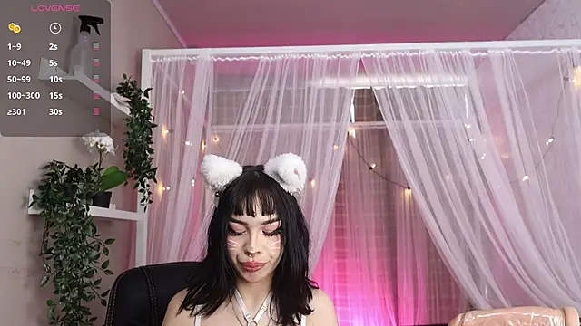 Snapshot of Sabrina_bloom chatting on October 14, 1:57 pm Sabrina bloom online show from October 14, 1:57 pm