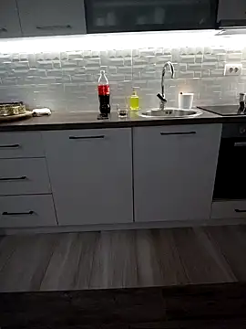 BigAssMom  online show from March 6, 10:27 pm