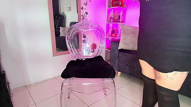 zully jones online show from November 22, 4:48 am