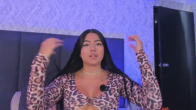 dana hazze online show from December 4, 9:48 pm