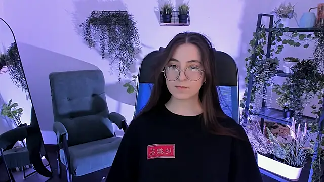 VirtuallVoyant online show from March 31, 6:52 pm