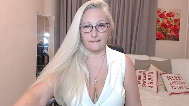 ValeriaSharm online show from February 16, 11:10 am