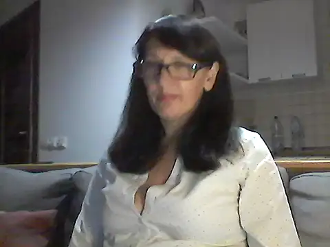 Snapshot of Elena48324 chatting on September 22, 6:06 pm Elena48324 online show from September 22, 6:06 pm